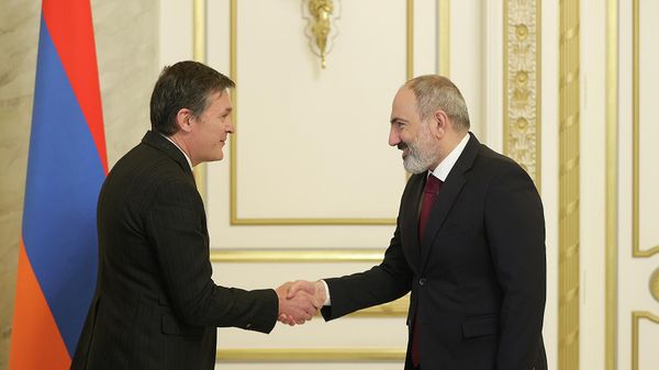 Премьер-министр Никол Пашинян принял французского сопредседателя Минской группы ОБСЕ Брайса Рокефа (14 апреля 2022). Еревaн - Sputnik Армения