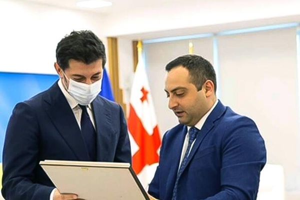 Երևանի քաղաքապետի առաջին տեղակալ Լևոն Հովհաննիսյանի գլխավորած պատվիրակությունը հանդիպել է Թբիլիսիի քաղաքապետ Կախա Կալաձեի հետ (15 ապրիլի, 2022թ)․ Թբիլիսի - Sputnik Արմենիա