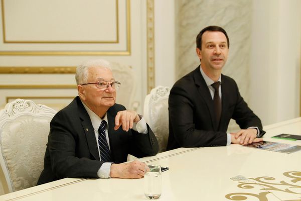 Премьер-министр Никол Пашинян принял академиков Юрия Ованнисяна и Григория Трубникова (15 апреля 2022). Еревaн - Sputnik Армения
