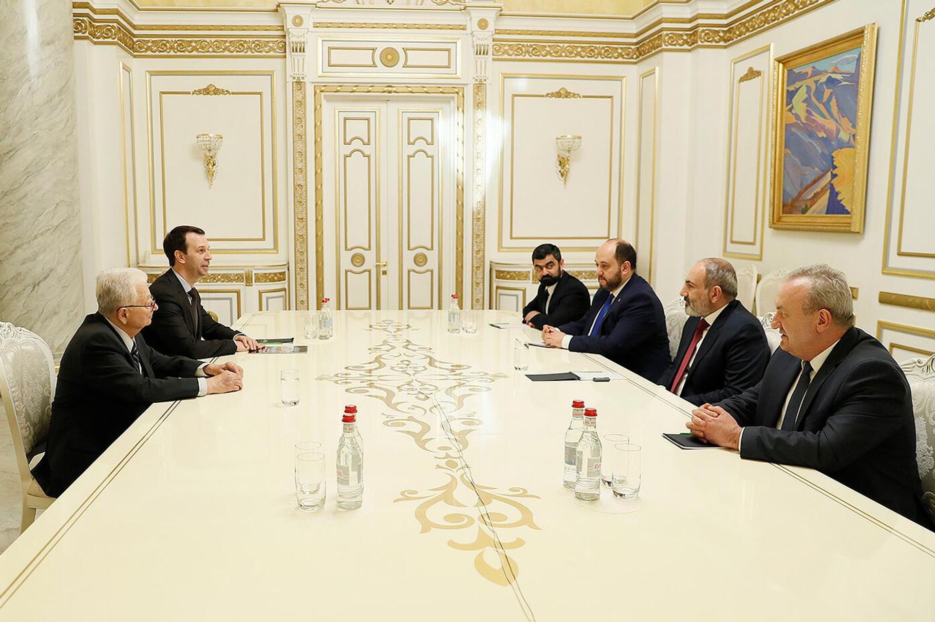 Премьер-министр Никол Пашинян принял академиков Юрия Ованнисяна и Григория Трубникова (15 апреля 2022). Еревaн - Sputnik Армения, 1920, 15.04.2022