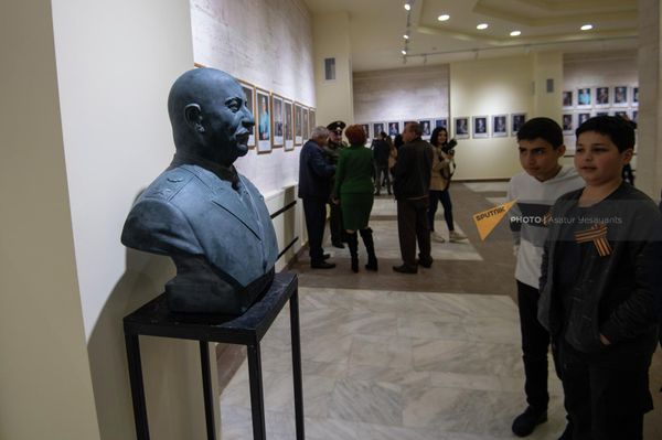 Фотовыставка последних ветеранов ВОВ Война в лицах в Музее армяно-российской дружбы (15 апреля 2022). Абовян Фотовыставка последних ветеранов ВОВ Война в лицах в Музее армяно-российской дружбы (15 апреля 2022). Абовян - Sputnik Армения