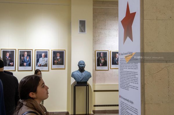 Фотовыставка последних ветеранов ВОВ Война в лицах в Музее армяно-российской дружбы (15 апреля 2022). Абовян Фотовыставка последних ветеранов ВОВ Война в лицах в Музее армяно-российской дружбы (15 апреля 2022). Абовян - Sputnik Армения