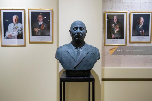 «Պատերազմը դեմքերով» լուսանկարների ցուցահանդես հայ-ռուսական բարեկամության թանգարանում (15 ապրիլի, 2022թ)․ Աբովյան - Sputnik Արմենիա