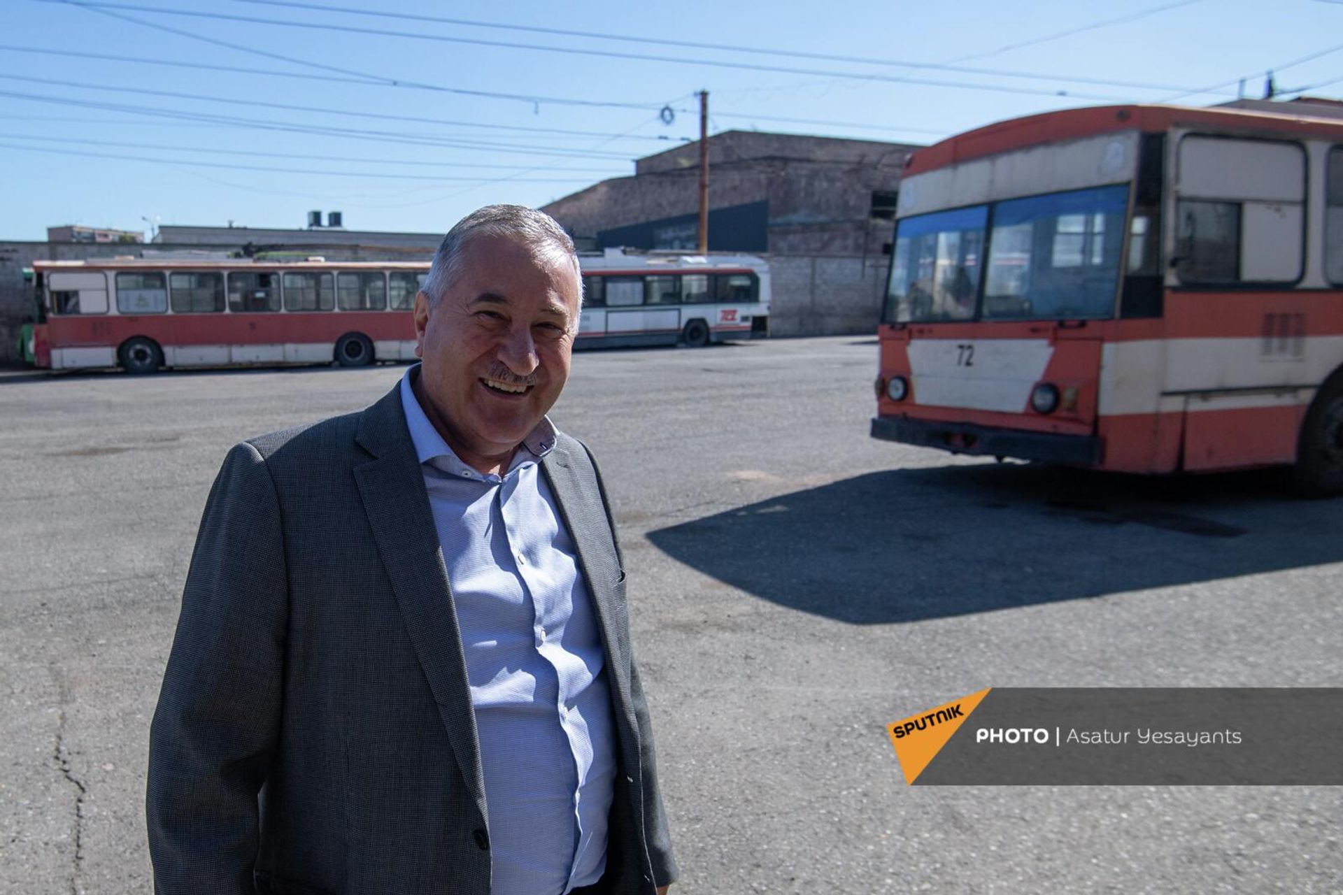 «Երևանի էլեկտրատրանսպորտ» ՓԲԸ տնօրեն Հարություն Երեմյանը դեպոյում - Sputnik Արմենիա, 1920, 20.04.2022