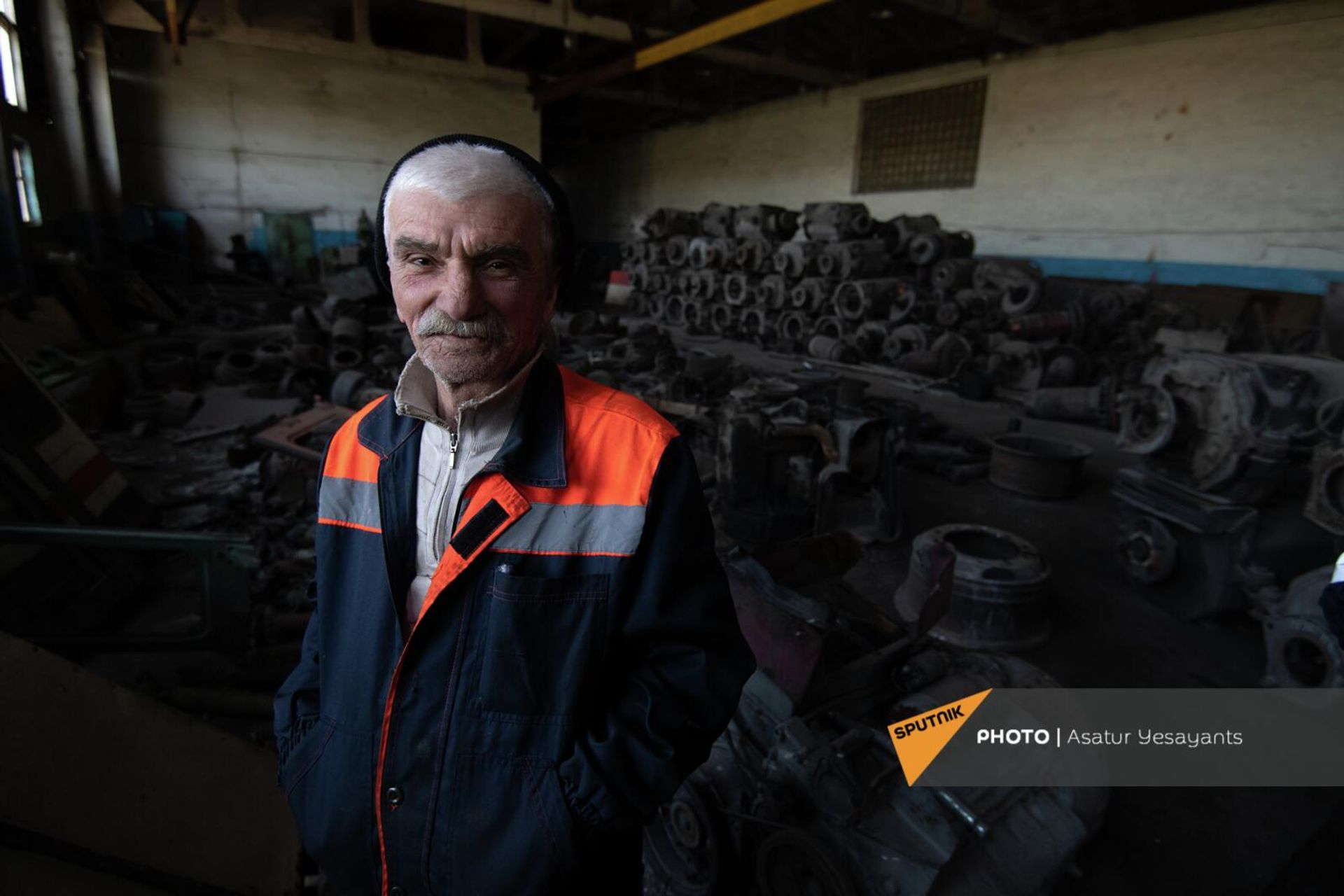 Էլեկտրաեռակցող Գառնիկ Ալեքսանյանը «Երևանի էլեկտրատրանսպորտ» ՓԲԸ դեպոյում - Sputnik Արմենիա, 1920, 20.04.2022