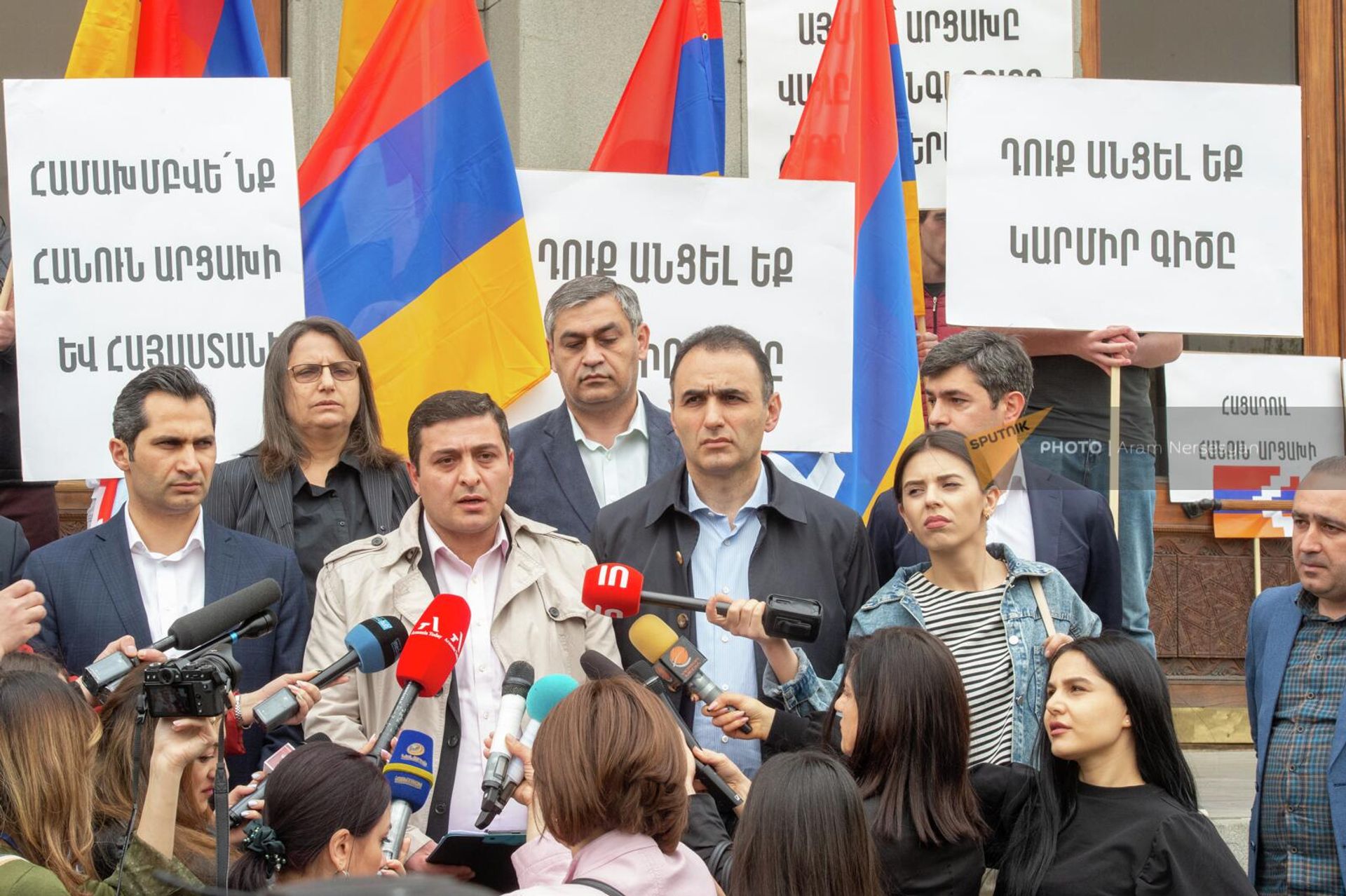Մենուա Սողոմոնյանը Ազատության հրապարակում «5165» շարժման ասուլիսի ժամանակ (19 ապրիլի, 2022թ). Երևան Մենուա Սողոմոնյանը Ազատության հրապարակում «5165» շարժման ասուլիսի ժամանակ (19 ապրիլի, 2022թ). Երևան - Sputnik Արմենիա, 1920, 19.04.2022