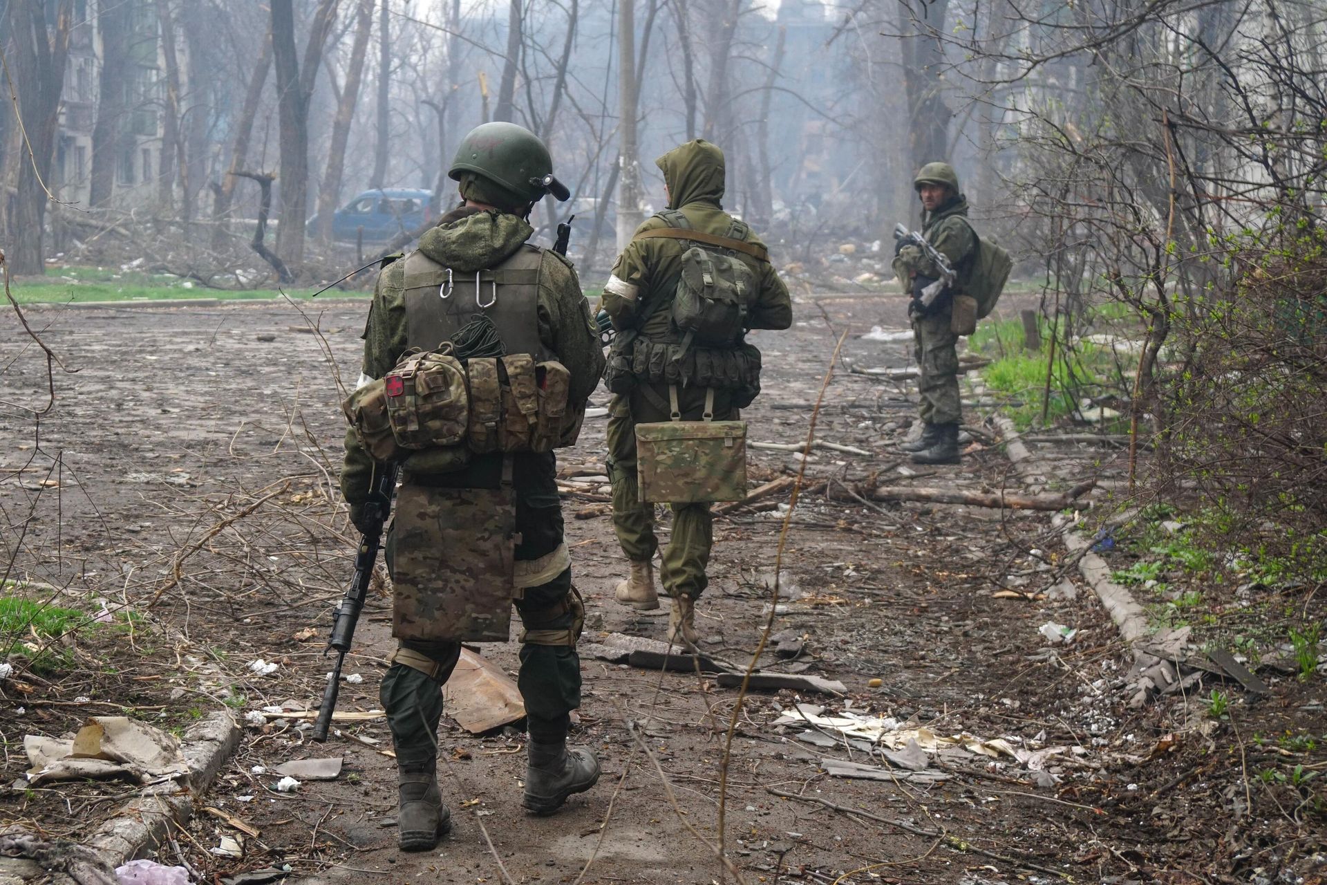 Военнослужащие НМ ДНР в кварталах, примыкающих к заводу Азовсталь в Мариуполе Военнослужащие НМ ДНР в кварталах, примыкающих к заводу Азовсталь в Мариуполе - Sputnik Армения, 1920, 20.04.2022