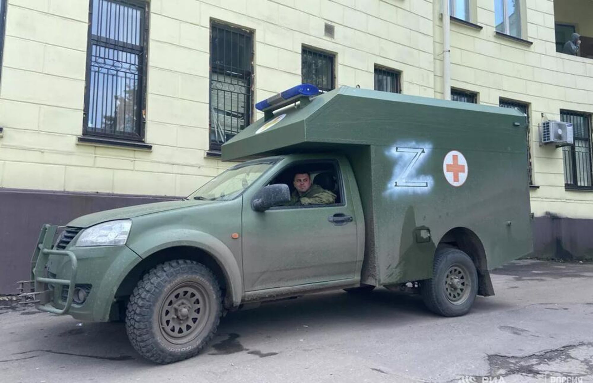 Водитель военных медиков Денис Водитель военных медиков Денис - Sputnik Армения, 1920, 20.04.2022