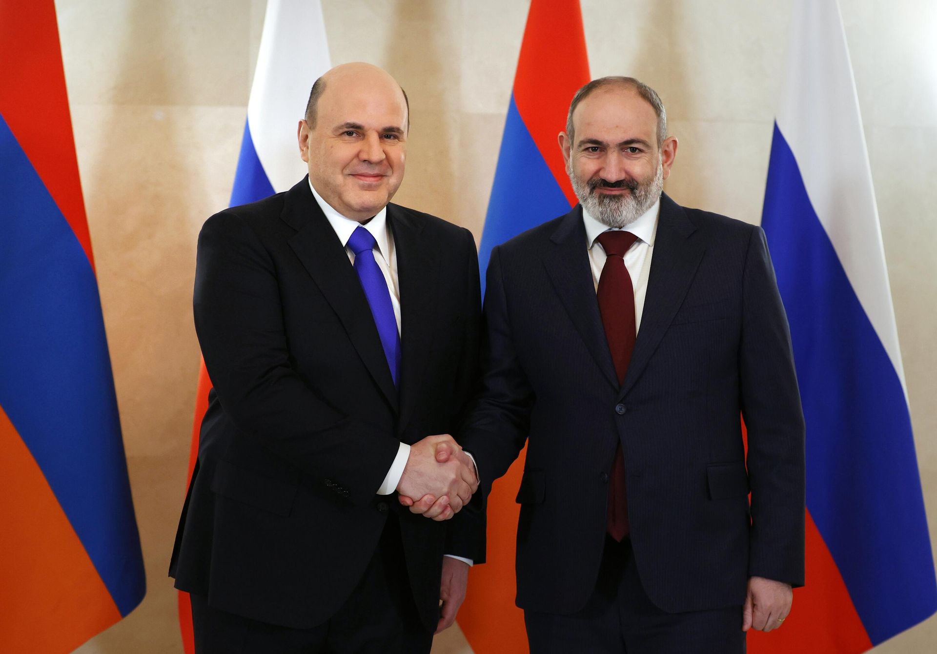 Премьер-министр Армении Никол Пашинян и председатель правительства РФ Михаил Мишустин на встрече (20 апреля 2022). Москва - Sputnik Армения, 1920, 20.04.2022