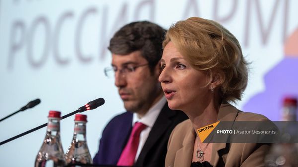 Торговый представитель РФ в Армении Анна Донченко на первом правовом форуме Россия-Армения (21 апреля 2022). Еревaн - Sputnik Армения
