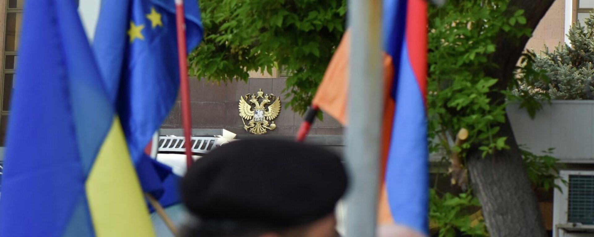 Акция протеста у российского посольства (21 апреля 2022). Еревaн - Sputnik Армения, 1920, 19.05.2022