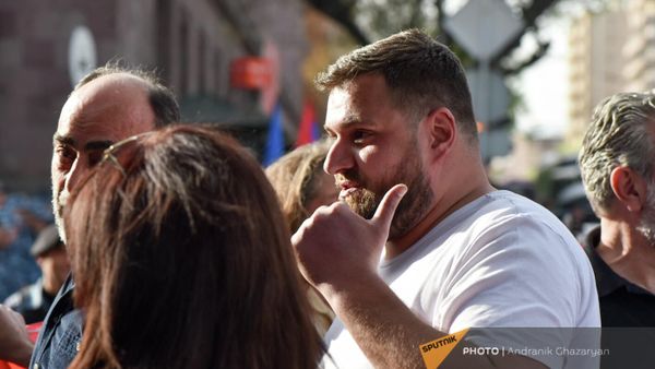 Акция протеста у российского посольства (21 апреля 2022). Еревaн - Sputnik Армения