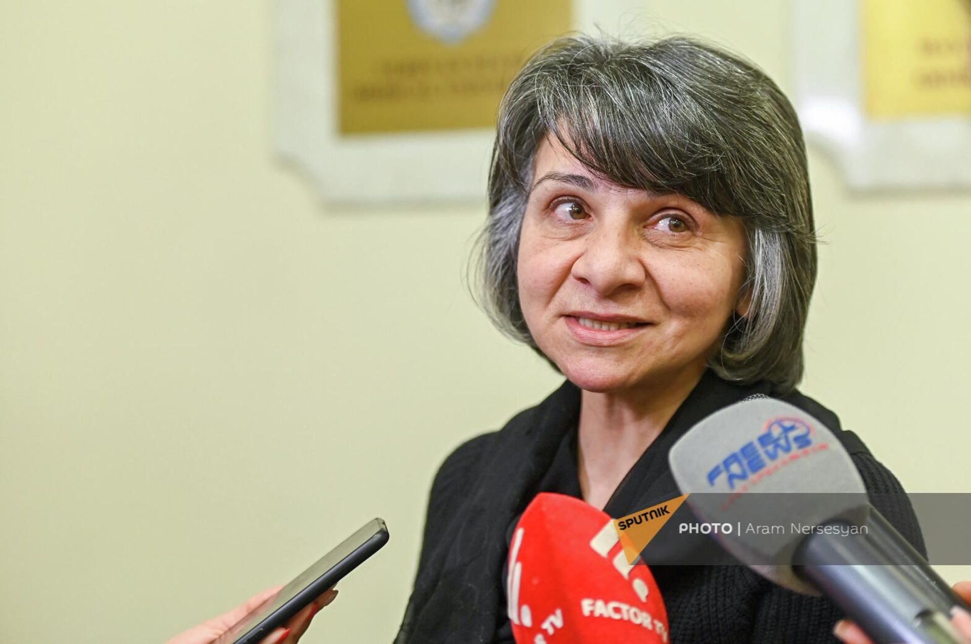 Жена доктора Норайра Шахбазяна, Офелия, на открытии лаборатории им. Норайра Шахбазяна (22 апреля 2022). Еревaн - Sputnik Армения, 1920, 22.04.2022