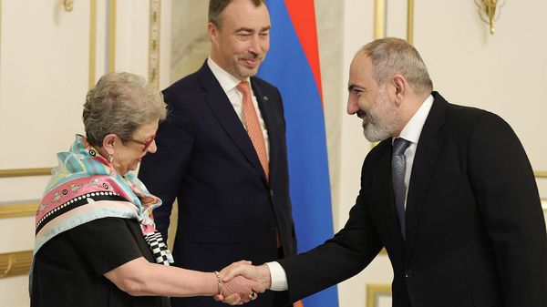 Վարչապետ Նիկոլ Փաշինյանն ընդունել է Հարավային Կովկասի ու Վրաստանի ճգնաժամի հարցերով Եվրոպական միության հատուկ ներկայացուցիչ Տոյվո Կլաարին և ՀՀ-ում ԵՄ պատվիրակության ղեկավար, դեսպան Անդրեա Վիկտորինին (22 ապրիլի, 2022թ)․ Երևան - Sputnik Արմենիա