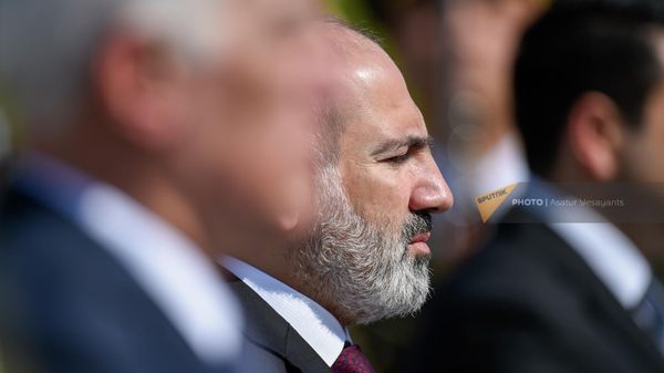 Премьер-министр Никол Пашинян во время возложения цветов к Мемориалу Геноцида армян (24 апреля 2022). Ереван - Sputnik Армения