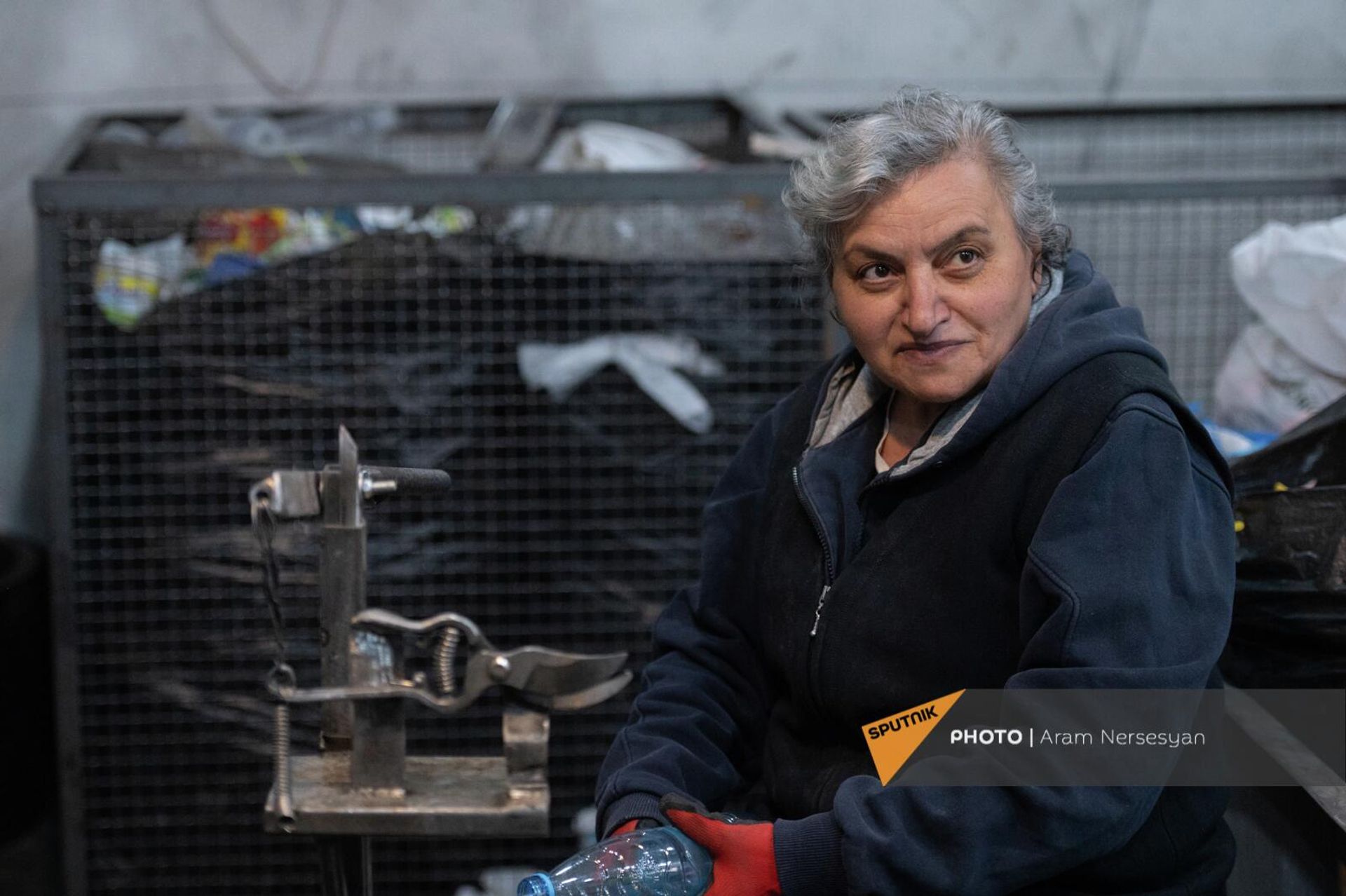 Արտադրամասի աշխատակից տիկին Ռուզանը - Sputnik Արմենիա, 1920, 26.04.2022