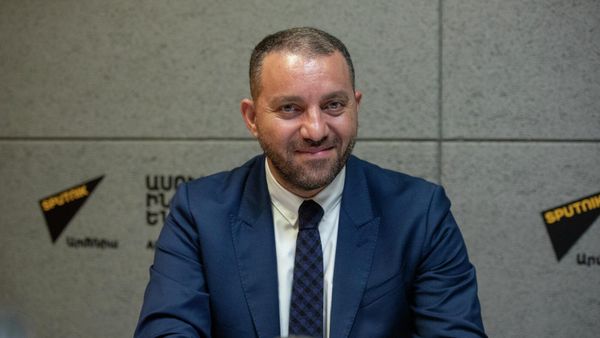 Министр экономики Ваан Керобян в гостях радио Sputnik - Sputnik Армения