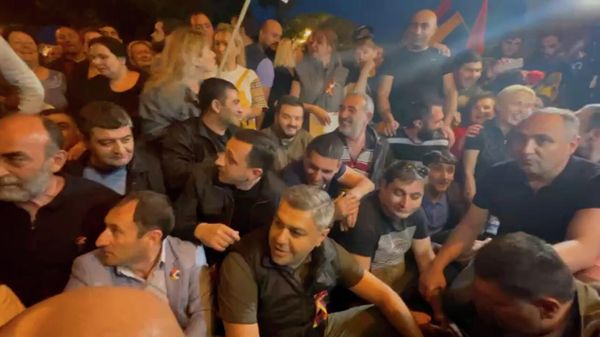 Сидячая забастовка у правительства - Sputnik Արմենիա