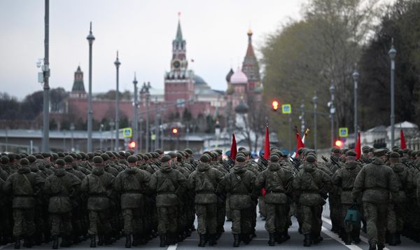 К участию в параде готовятся более десяти тысяч человек. - Sputnik Армения