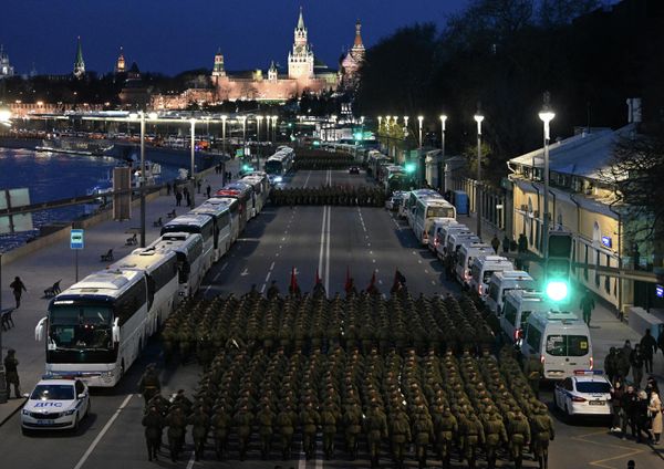 На время тренировки ряд улиц в центре столицы был закрыт для автомобилей - Sputnik Армения