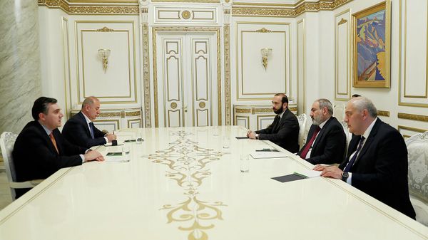 Նիկոլ Փաշինյանն ընդունել է Վրաստանի արտաքին գործերի նախարար Իլյա Դարչիաշվիլիին - Sputnik Արմենիա