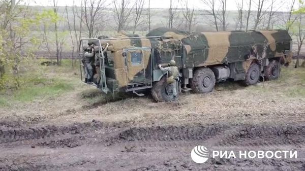Кадры боевой работы ракетных комплексов Искандер-М - Sputnik Армения