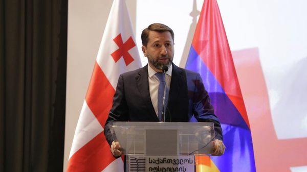 Министр юстиции Карен Андреасян на армяно-грузинском юридическом форуме (3 мая 2022). Тбилиси - Sputnik Армения