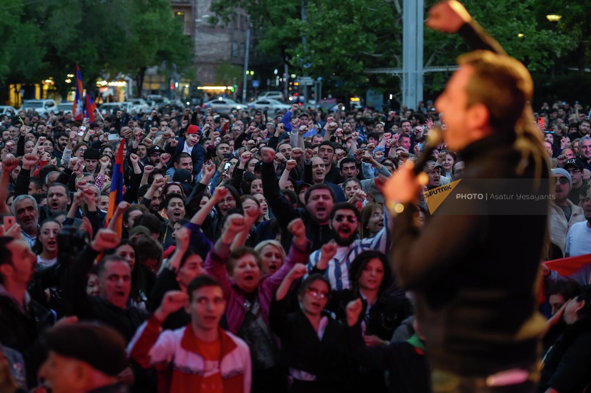Ишхан Сагателян выступает на митинге оппозиции на площади Франции (3 мая 2022). Еревaн - Sputnik Արմենիա, 1920, 03.05.2022