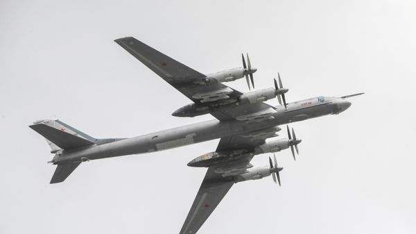Стратегический бомбардировщик-ракетоносец Ту-95МС на репетиции воздушной части парада Победы в Москве - Sputnik Армения