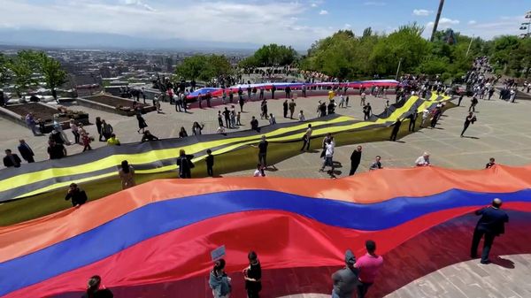 Երևանում Z են «գրել» դրոշներով և Գեորգիևյան ժապավենով - Sputnik Արմենիա