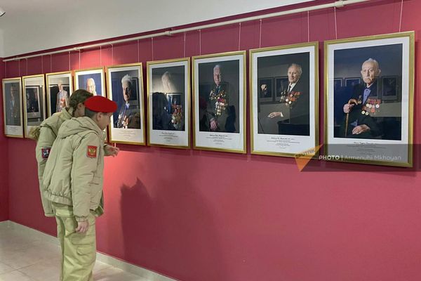 В Гюмри открылась фотовыставка Татев Мнацаканян Лица Великой Победы  - Sputnik Армения