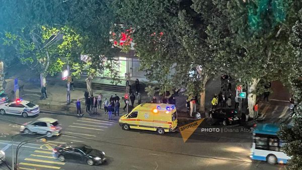 Ավտովթար Երևանի Մաշտոցի պողոտա–Ամիրյան փողոց խաչմերուկում - Sputnik Արմենիա