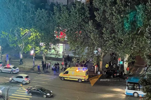 Дорожно-транспортное происшествие на перекрестке проспекта Маштоца и улицы Амиряна (10 мая 2022). Еревaн - Sputnik Армения