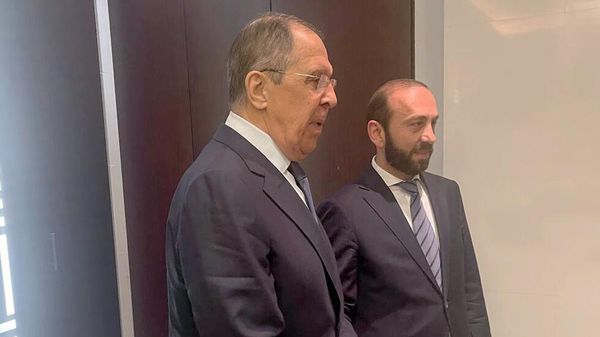 Встреча министров иностранных дел Армении и России Арарата Мирзояна и Сергея Лаврова (12 мая 2022). Душанбе - Sputnik Армения