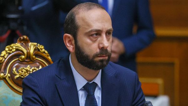 Министр иностранных дел Армении Арарат Мирзоян на заседании Совета глав МИД стран СНГ (13 мая 2022). Душанбе - Sputnik Армения