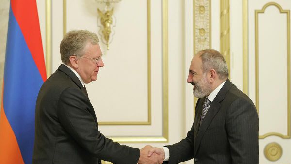 Премьер-министр Никол Пашинян принял председателя Счетной палаты РФ Алексея Кудрина (14 мая 2022). Еревaн - Sputnik Армения