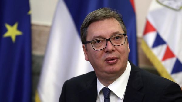 Президент Сербии Александр Вучич во время встречи с министром иностранных дел РФ Сергеем Лавровым (18 июня 2020). Белград - Sputnik Армения