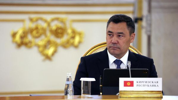 Президент Киргизии Садыр Жапаров на встрече лидеров государств - членов ОДКБ (16 мая 2022). Москвa - Sputnik Армения