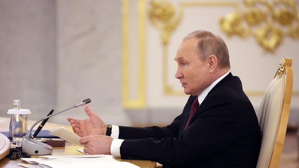 Президент РФ Владимир Путин на встрече лидеров государств - членов ОДКБ (16 мая 2022). Москвa - Sputnik Армения