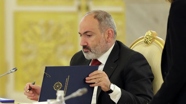 Премьер-министр Армении Никол Пашинян на встрече лидеров государств - членов ОДКБ (16 мая 2022). Москвa - Sputnik Армения