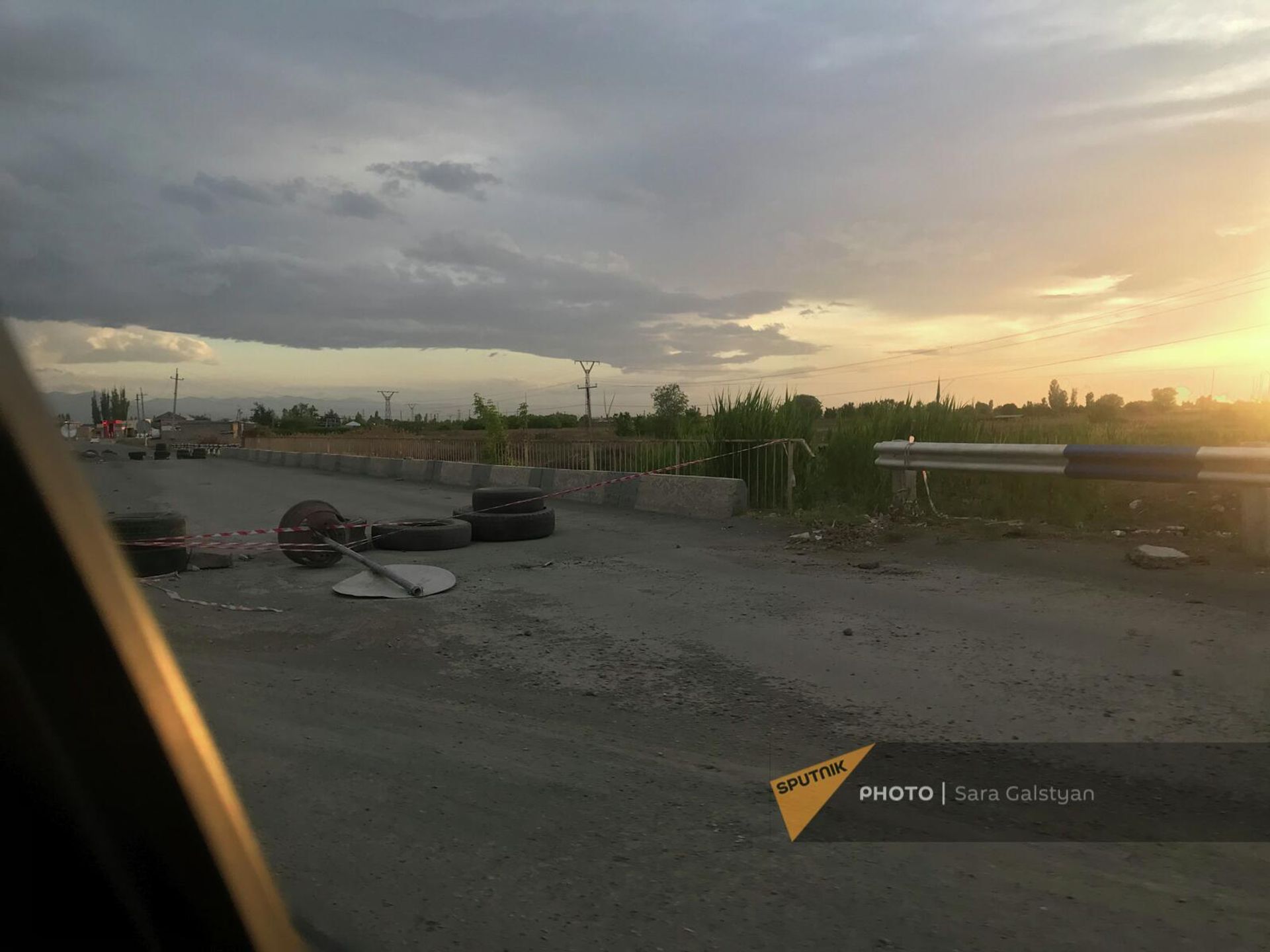 Поврежденный мост на участке Лусагюх - Ерасхахун межгосударственной трассы М3 - Sputnik Արմենիա, 1920, 17.05.2022