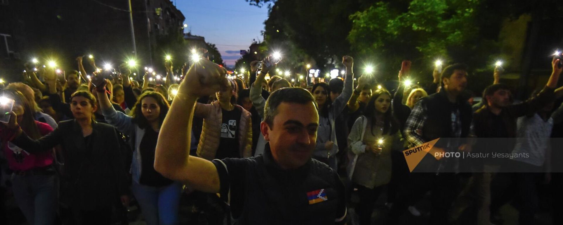 Шествие оппозиции после митинга на площади Франции (18 мая 2022). Еревaн - Sputnik Армения, 1920, 18.05.2022