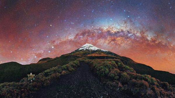 Снимок Galactic Kiwi фотографа Evan McKay, вошедший в список 25 лучших фотографий конкурса 2022 Milky Way Photographer of the Year. - Sputnik Армения