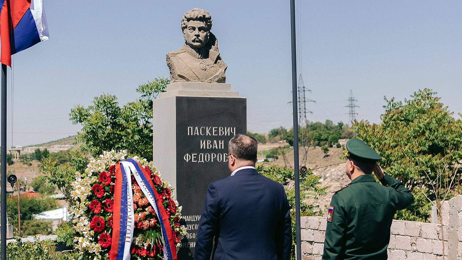 Усилиями Русского дома в Еревaне состоялось торжественное мероприятие у бюста генерала Паскевича (19 мая 2022). Еревaн Усилиями Русского дома в Еревaне состоялось торжественное мероприятие у бюста генерала Паскевича (19 мая 2022). Еревaн - Sputnik Армения, 1920, 19.05.2022
