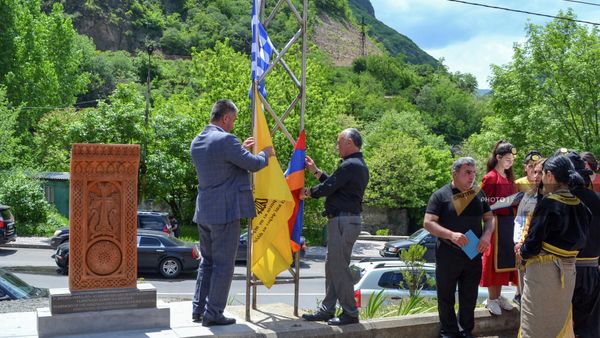 Հույների ցեղասպանության զոհերի հիշատակին նվիրված հուշաքար է բացվել Ալավերդի քաղաքում։ - Sputnik Արմենիա