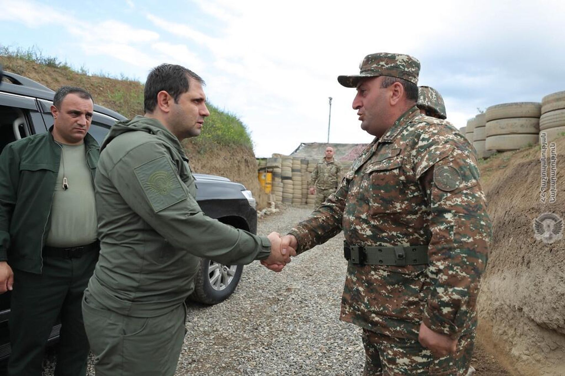 В рамках рабочего визита в 3-е армейское войсковое объединение министр обороны РА Сурен Папикян посетил ряд воинских частей и боевых позиций (20 мая 2022). - Sputnik Армения, 1920, 20.05.2022