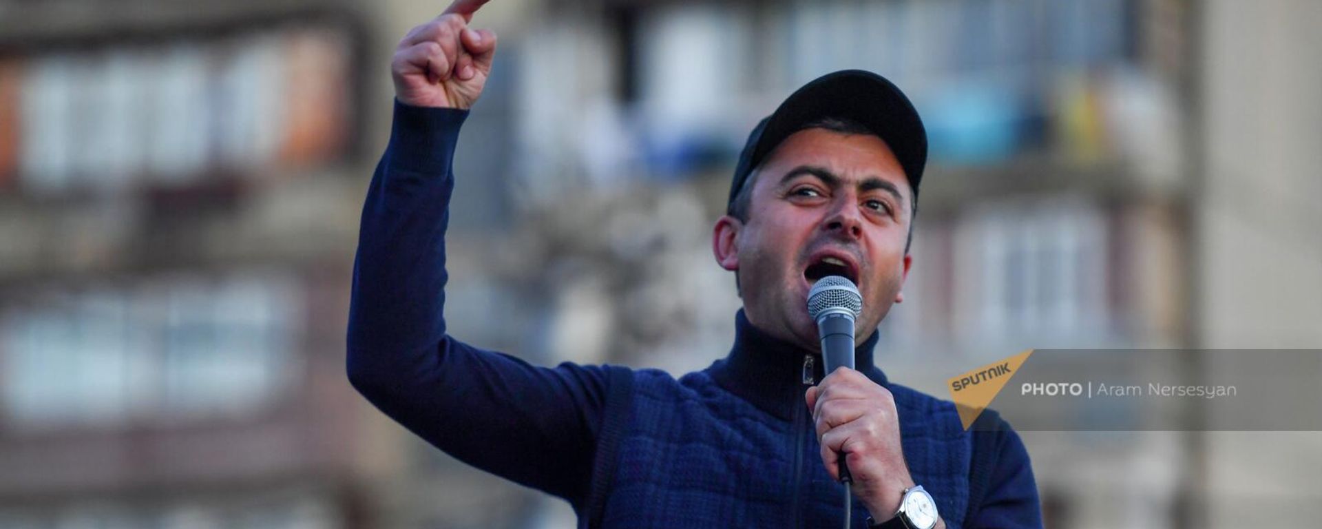 Ишхан Сагателян во время шествия оппозиции после митинга на площади Франции (21 мая 2022). Еревaн - Sputnik Армения, 1920, 23.05.2022