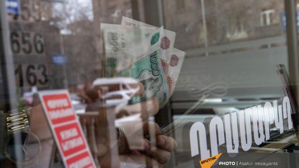 Ամիրխանյան. Արտարժույթի փոփոխությունը կարճաժամկետ կտրվածքով ազդեցություն չի թողնի ապրանքների գնի վրա - Sputnik Արմենիա