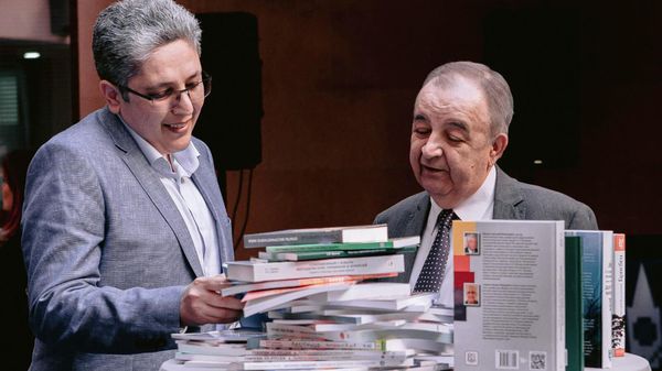 «Ռոսսոտրուդնիչեստվոն» 3 ամսում ավելի քան 11 հազար գիրք է նվիրել ՀՀ դպրոցներին և բուհերին - Sputnik Արմենիա