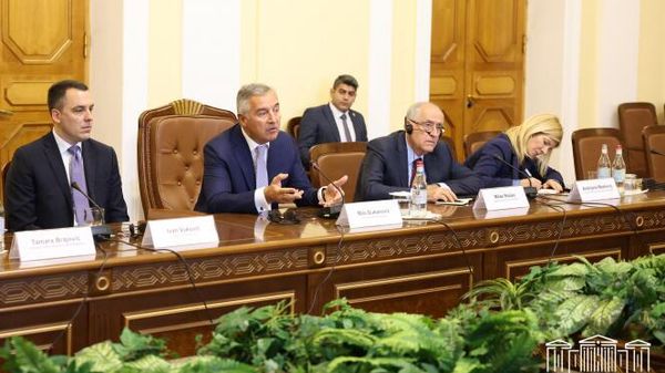 Председатель НС РА Ален Симонян встретился с президентом Черногории Майло Джукановичем (27 мая 2022). Еревaн - Sputnik Армения